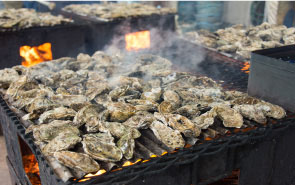 与吉屋の焼きカキ食べ放題